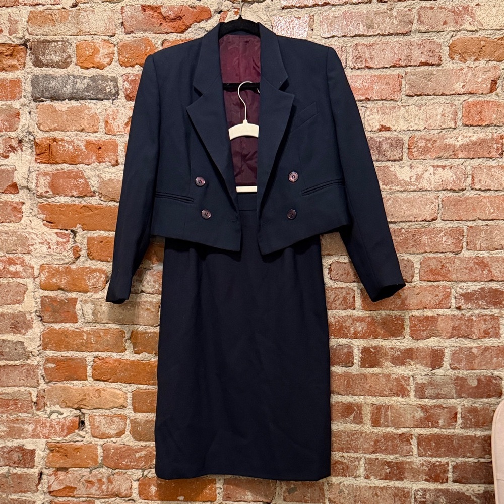 Elegant Navy Women's Blazer and Skirt Set